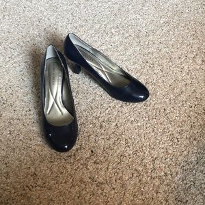 ⭐️ Navy Blue Heels 👠